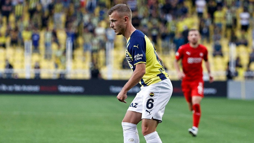 Fenerbahçe Alman futbolcuyu kiralık gönderdi