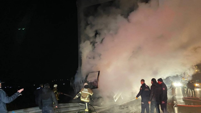 Bursa’da feci kaza: 2 kişi sıkıştıkları kamyonda yanarak can verdiler