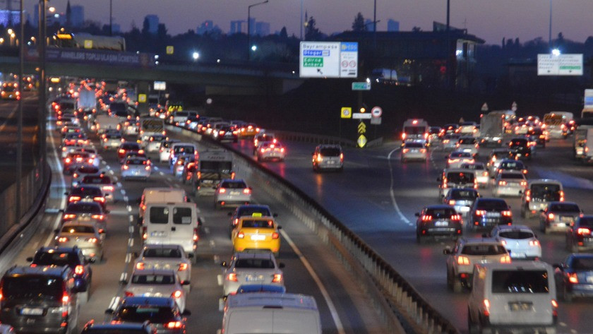 Haftanın ilk iş ve okul gününde İstanbul’da trafik yoğunluğu