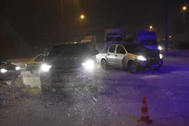 Konya'da şiddetli kar yağışı! Komşu illerle olan kara yolları kapandı - Sayfa 3