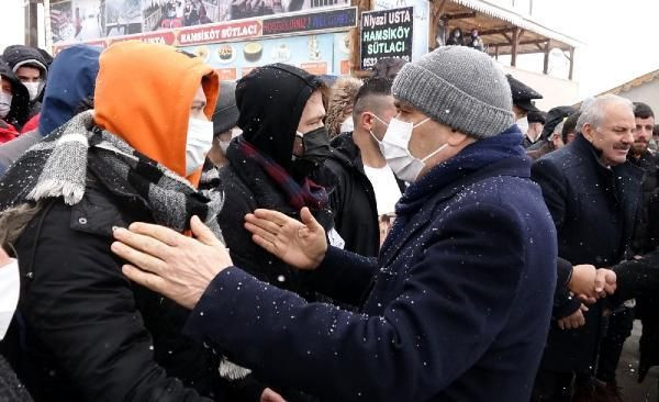 Ünlü sanatçı Sait Uçar'ın cenazesinde büyük vefasızlık! Tabutun konulduğu tahta sehpa tepki topladı - Sayfa 1