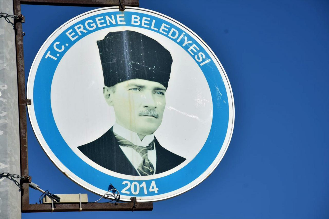 Bu kez de belediyenin astığı ışıklı Atatürk tabelasını taşla kırdılar! - Sayfa 4