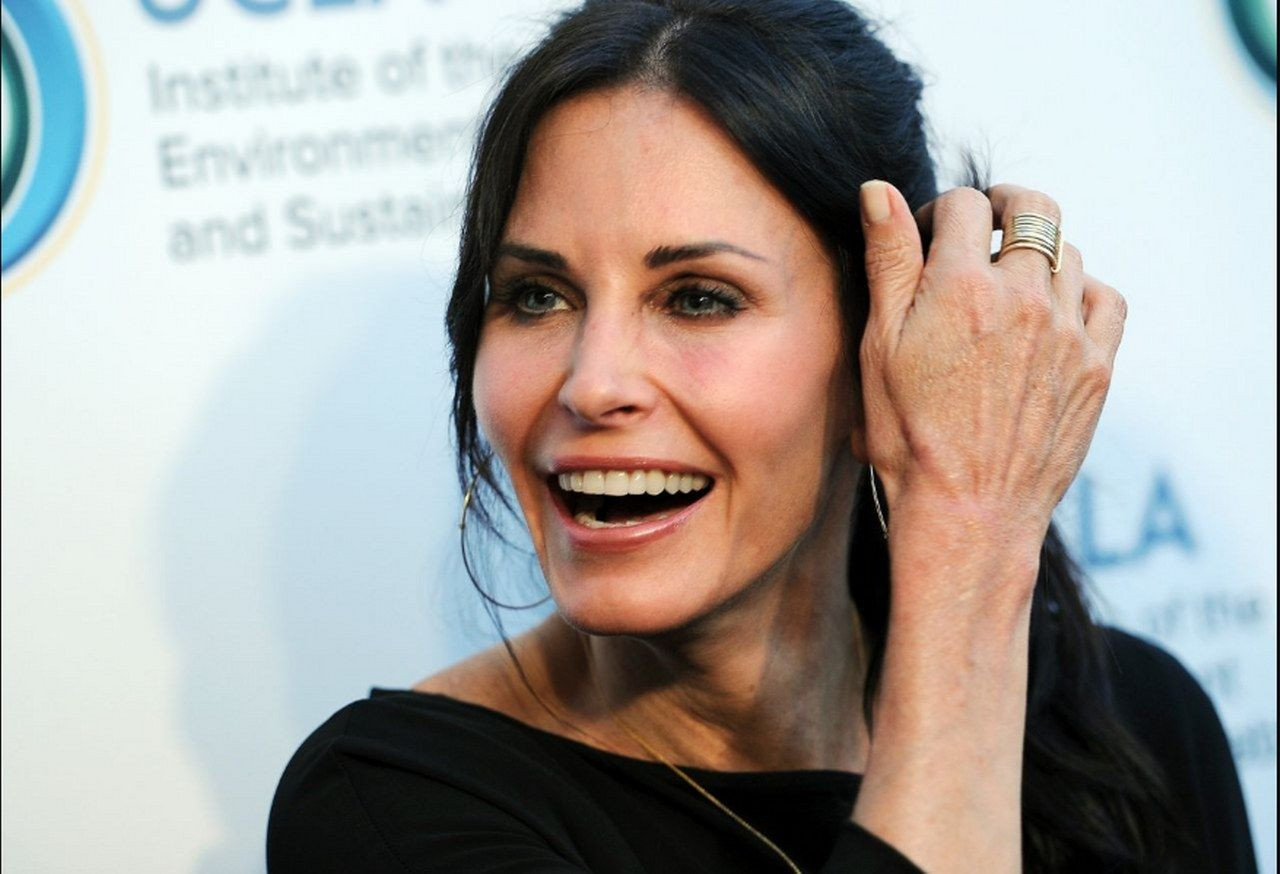 Ünlü oyuncu Courteney Cox estetik operasyonlarına isyan etti! - Sayfa 3