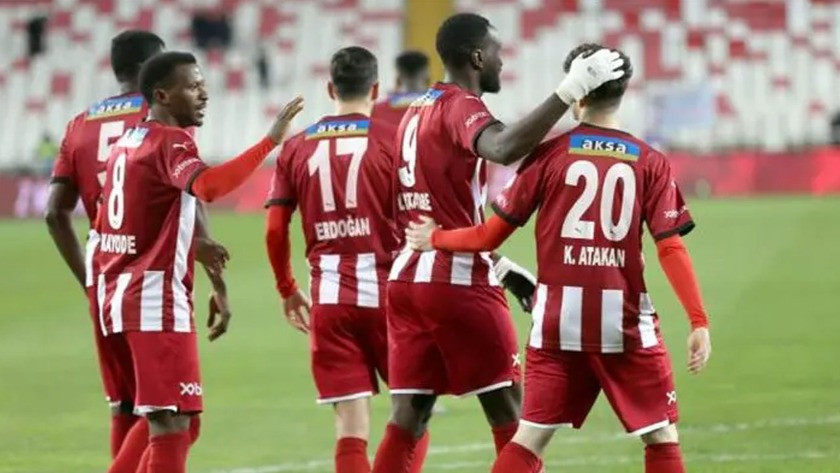 Sivasspor yarı final biletini tek golle aldı!