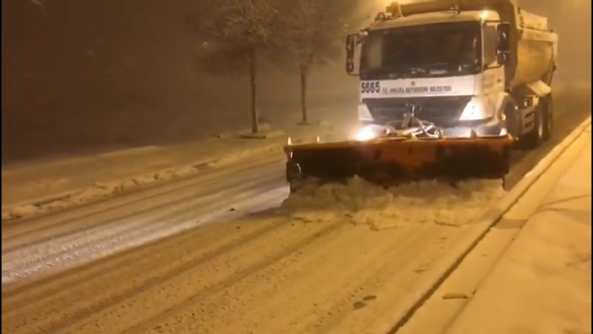 Ankara Büyükşehir Belediyesi’nden etkili olan kar yağışıyla ilgili açıklama