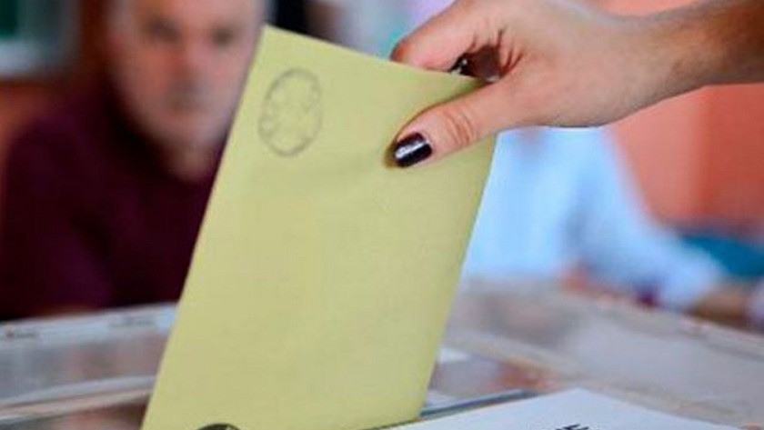 Seçim anketinde şaşırtan sonuç: AK Parti ve CHP'nin oyları düştü!