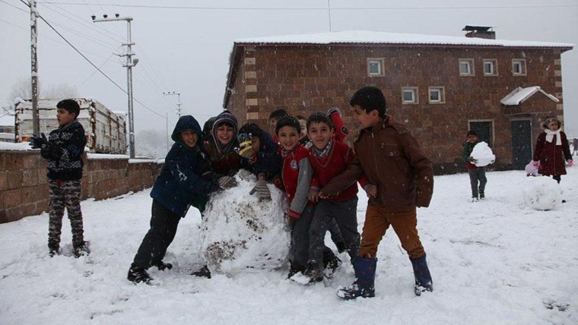 Eğitime kar engeli! İşte 4 Mart Cuma günü okulların tatil edildiği il ve ilçeler