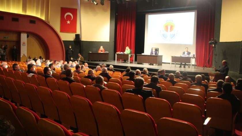 Adana Büyükşehir Belediyesi'nin meclis toplantısında gerginlik yaşandı