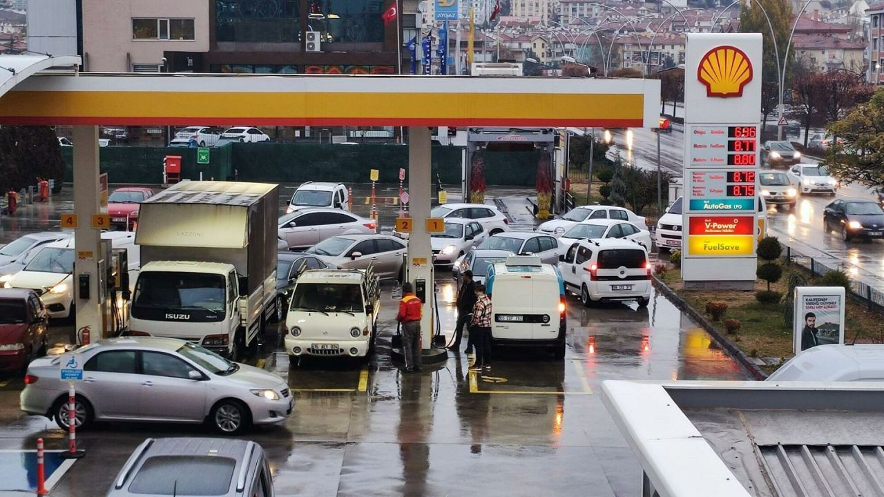 Akaryakıtta zamlar durdurulamıyor! Benzin ve motorinde bu gece de büyük zam geliyor - Sayfa 4