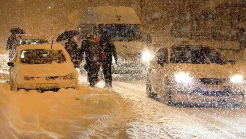 İstanbul'da kar yağışı başladı! İşte 10 Mart Hava Durumu