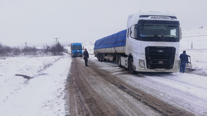 Nevşehir’de kar yağışı ulaşımda aksamalara neden oluyor