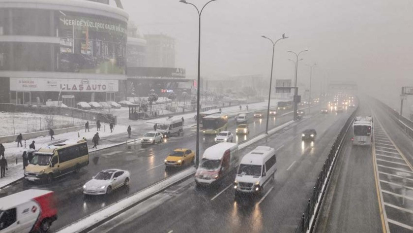 İstanbul’da trafik ne durumda, yollar açık mı kapalı mı? İBB yol kameraları canlı görüntü!