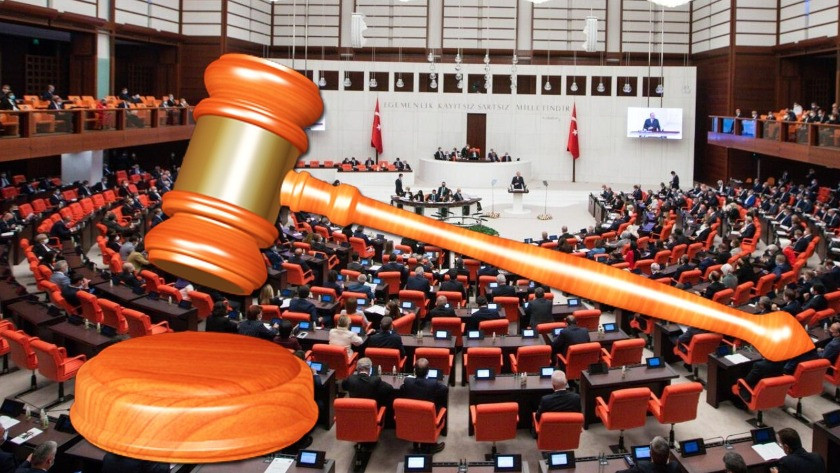 AK Parti yargıyı değiştirecek 18 maddelik kanun teklifini sundu