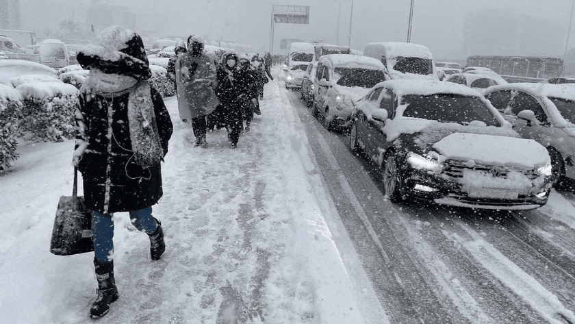 İstanbul'da yeniden kar alarmı! THY çok sayıda uçuşunu iptal etti