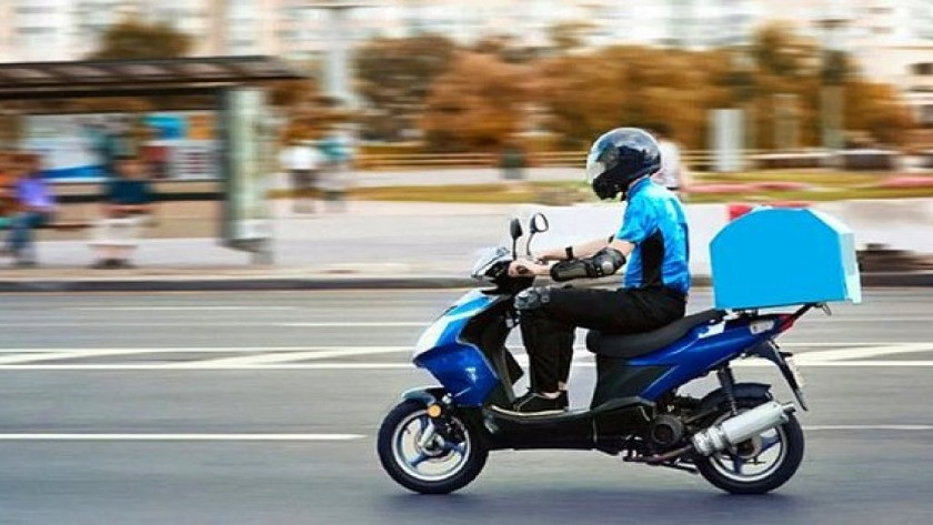 İzmir'de rüzgar nedeniyle motosikletliler trafiğe çıkamayacak