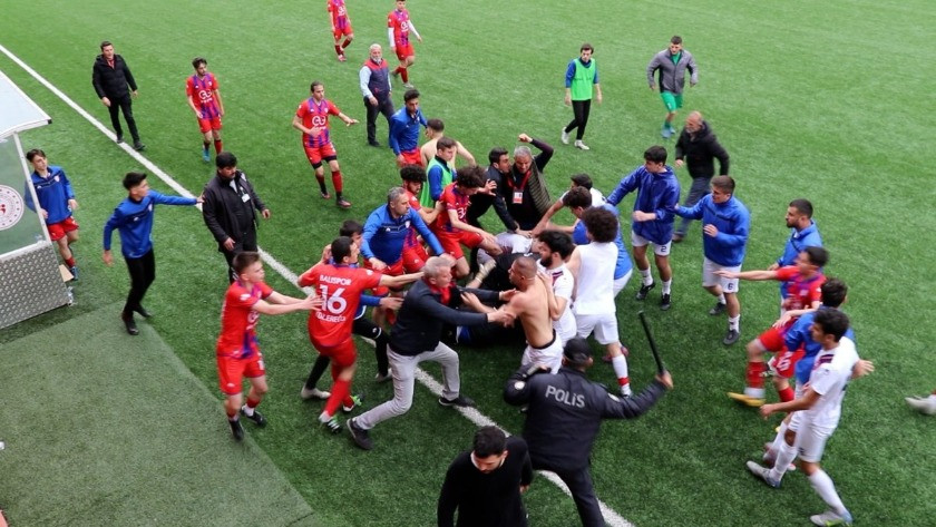 Zonguldak'ta amatör futbol lig maçında kavga