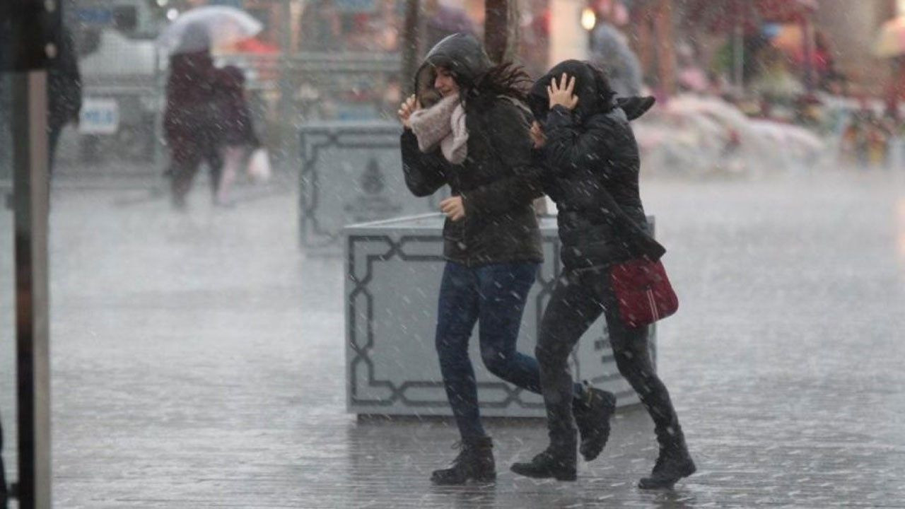 Meteoroloji'den İstanbul dahil birçok ile kuvvetli sağanak ve toz taşınımı uyarısı - Sayfa 3