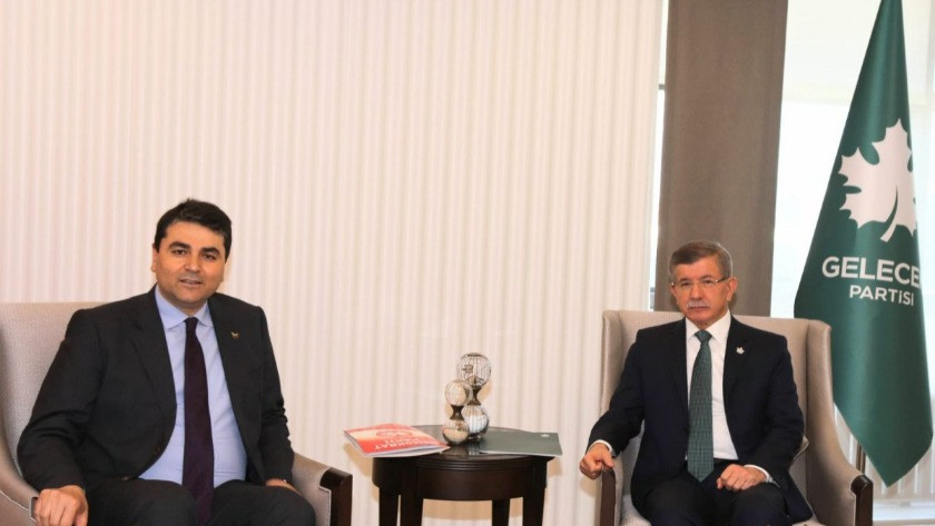 Ahmet Davutoğlu, Gültekin Uysal ile görüştü