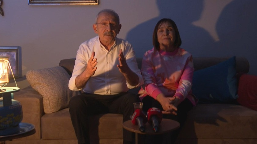 Kılıçdaroğlu eşiyle beraber elektrikleri kesilen evinde açıklama yaptı