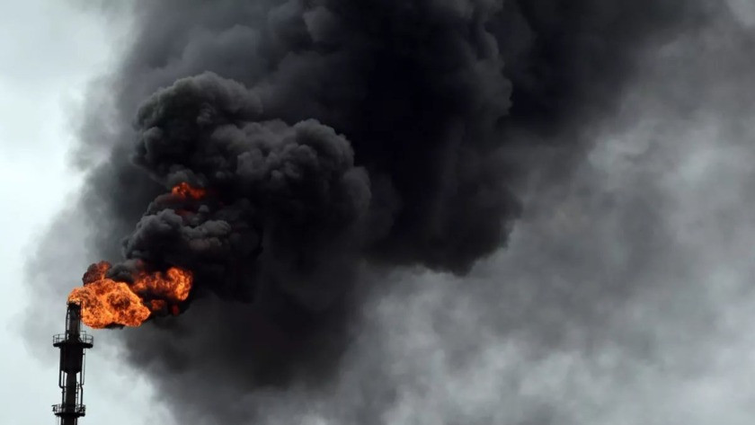 Nijerya'da yasa dışı petrol rafinerisinde patlama: 100 ölü
