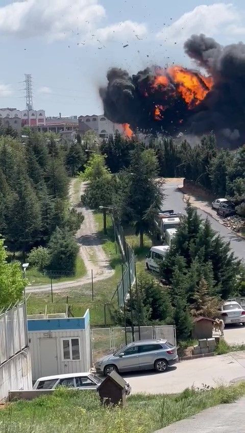 Tuzla’daki fabrikada patlama anı kamerada - Sayfa 3