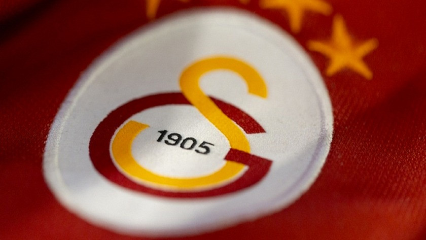 UEFA, Galatasaray'a tribün kapatma ve para cezası verdi!