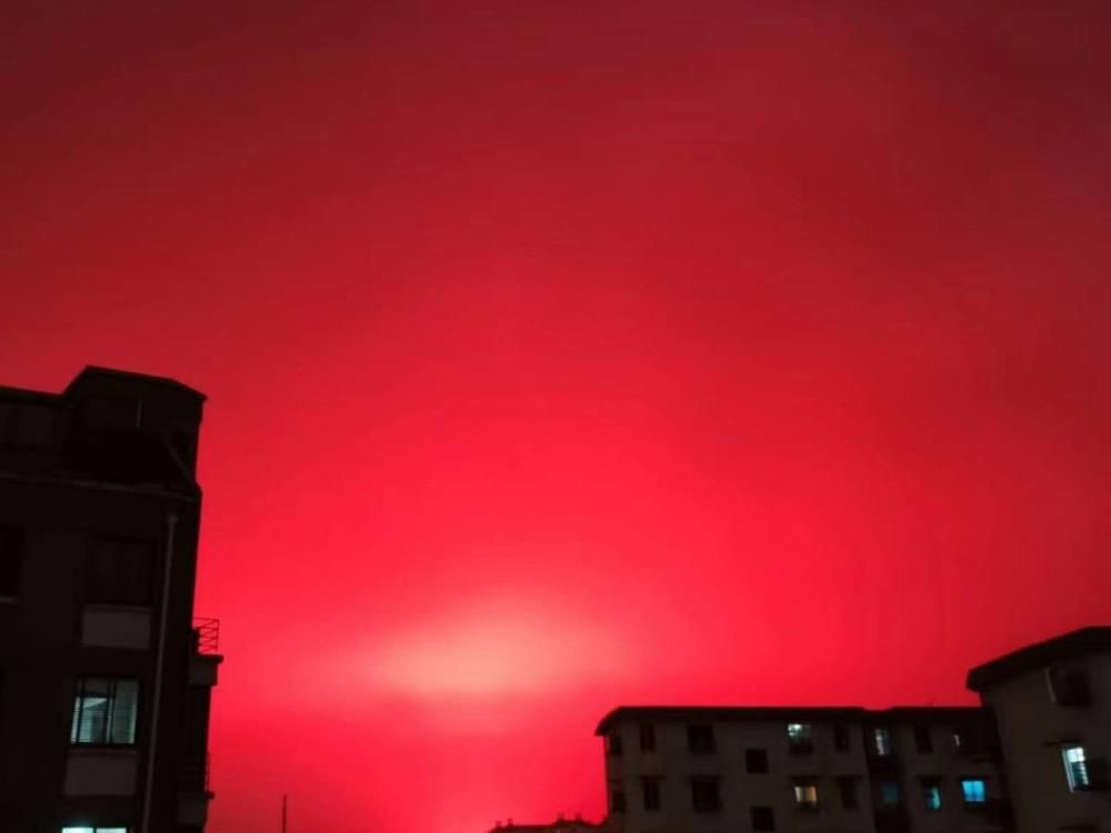 Çin'de korkutan görüntü! Gökyüzü kızıla boyandı... İşte Çin'deki kırmızı gökyüzünün nedeni… - Sayfa 1