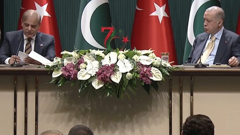 Erdoğan, Pakistan Başbakanı ile ortak basın toplantısı düzenledi