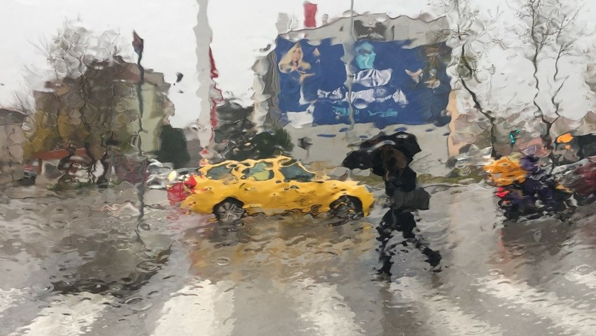 İstanbullular dikkat! Meteoroloji'den uyarı geldi: Günlerce sürecek...