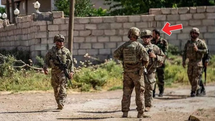 Türkiye sınırının dibinde ABD askerleri teröristlerle poz verdi!