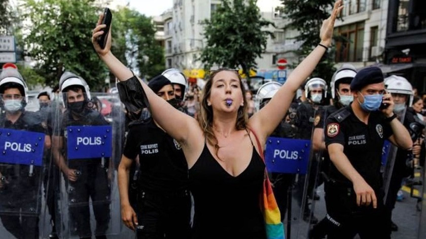 Kadıköy ve Beyoğlu kaymakamlıklarından Onur Haftası'na yasak kararı