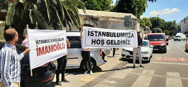 İstanbul'a dönen Ekrem İmamoğlu'na Pankartlı hoş geldin karşılaması - Sayfa 2