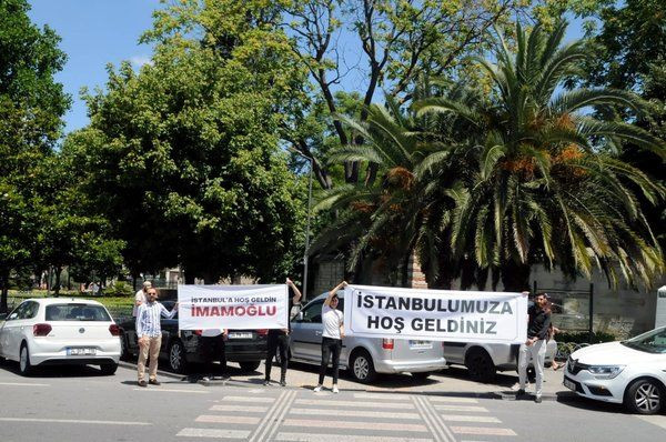 İstanbul'a dönen Ekrem İmamoğlu'na Pankartlı hoş geldin karşılaması - Sayfa 4
