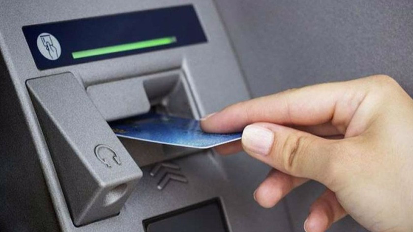Aman dikkat! ATM'den para çekerken herkesin başına gelebilir!