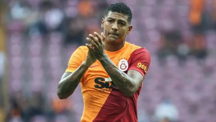 Galatasaray'da yıldız futbolcunun bileti kesildi! - Sayfa 3