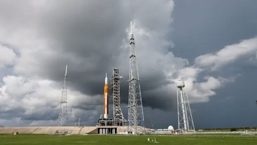 Nasa Artemis 1 ay roketinin fırlatılmasını tekrar erteledi!