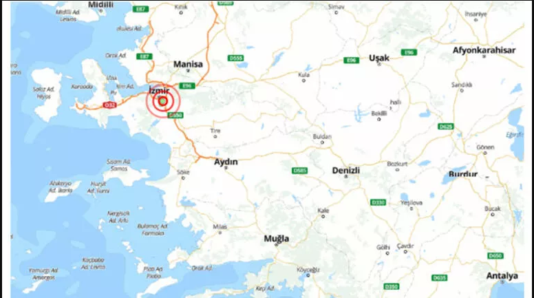 İzmir'de 4,9 'luk korkutan deprem! Konak'ta caminin minaresi yıkıldı! - Sayfa 3