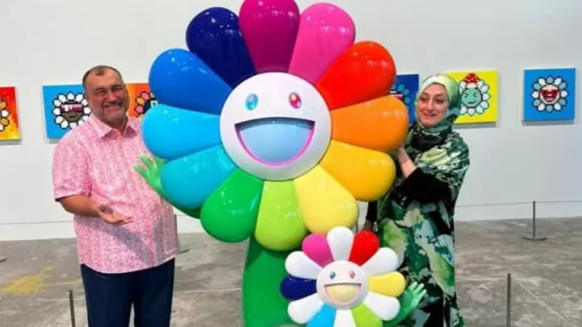 Murat Ülker, eşi Betül Ülker ile Dubai'deki sergileri ziyaret etti
