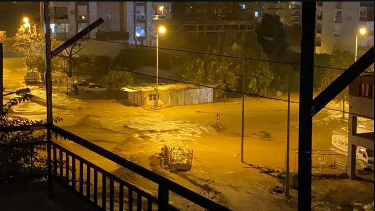 Antalya'da sel felaketi! İki ilçe sular altında kaldı, okullar tatil edildi... - Sayfa 4