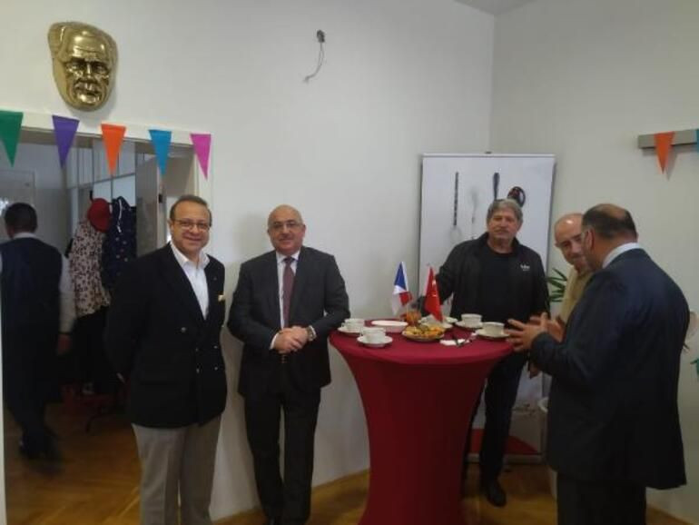 Prag’da Türkiye Prag Büyükelçisi Egemen Bağış’a doğum günü sürprizi - Sayfa 2