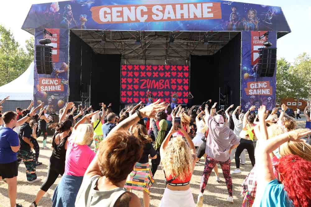 İstanbul Festivali’nde 50 bin kişiyle  Zumba dansında dünya rekoru! - Sayfa 4