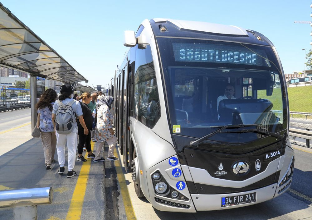 İstanbul Büyükşehir Belediyesi İETT yeni metrobüsleri sefere başladı! - Sayfa 4