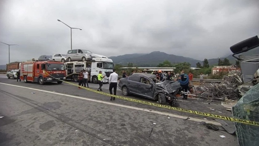 Hatay'da TIR'a otomobil çarptı: 1 ölü, 2 yaralı