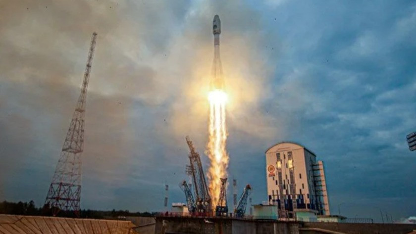 Rusya'ya ait bir uzay aracı, Ay'a çarptı