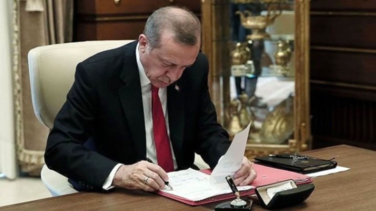 Cumhurbaşkanı Erdoğan'dan bürokrasiye önemli atamalar resmi gazetede - Sayfa 1