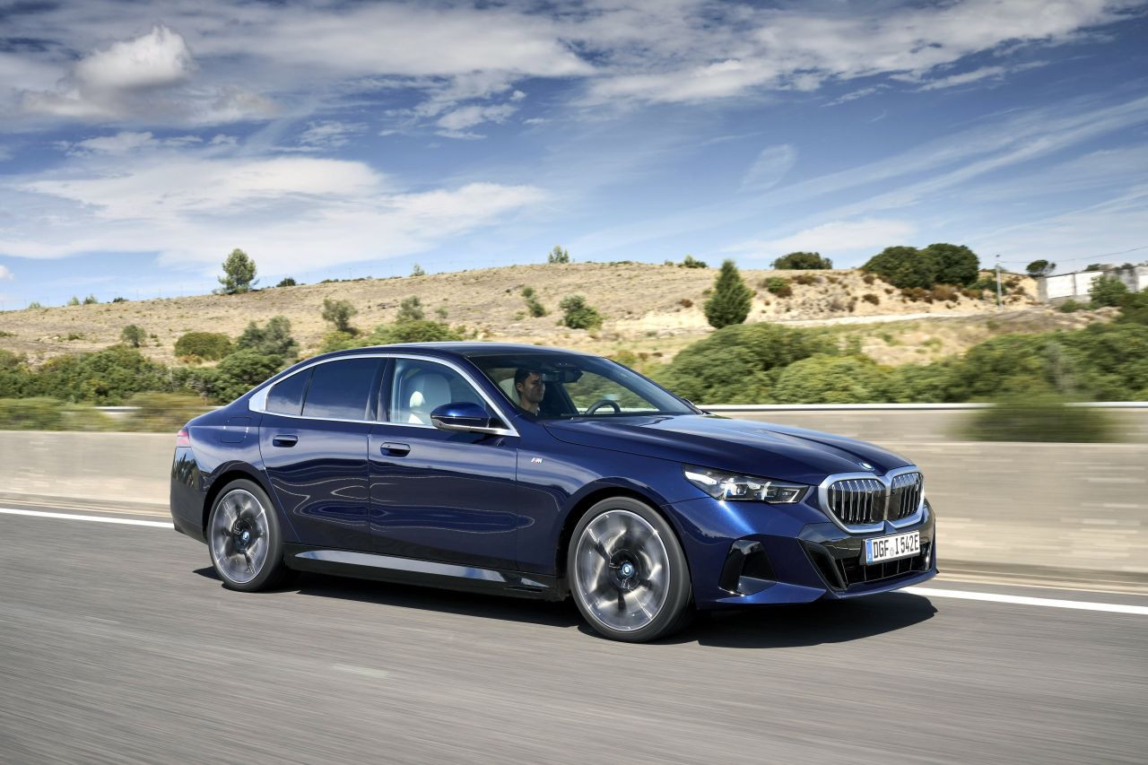 BMW 5 Serisi, Mild Hybrid Dizel Motorlu Yeni BMW 520d xDrive Modeli ile Yollara Çıkıyor - Sayfa 3