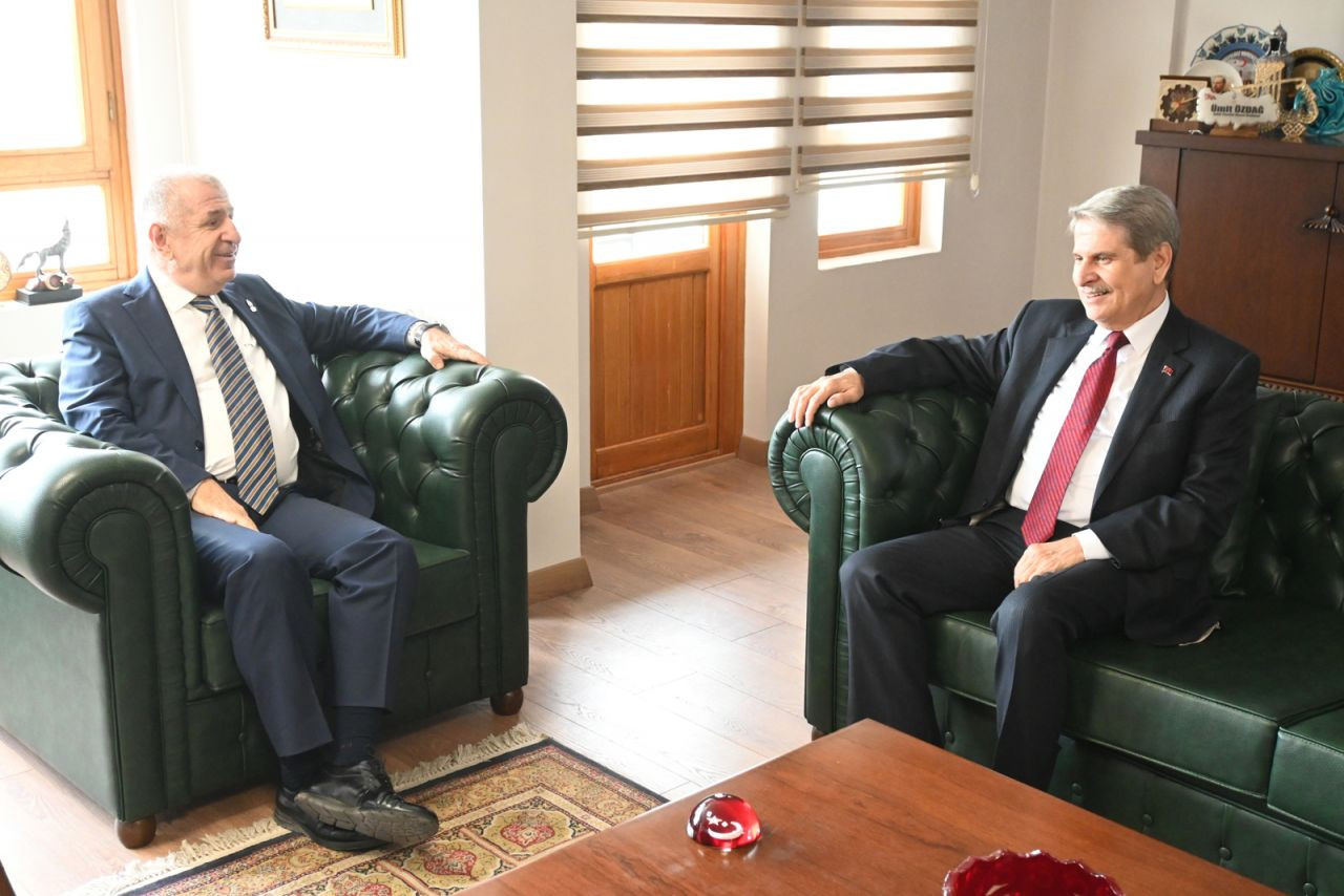 İyi Parti eski Milletvekili Aytun Çıray, Zafer Partisi Genel Başkanı Ümit Özdağ’ı ziyaret etti. - Sayfa 1