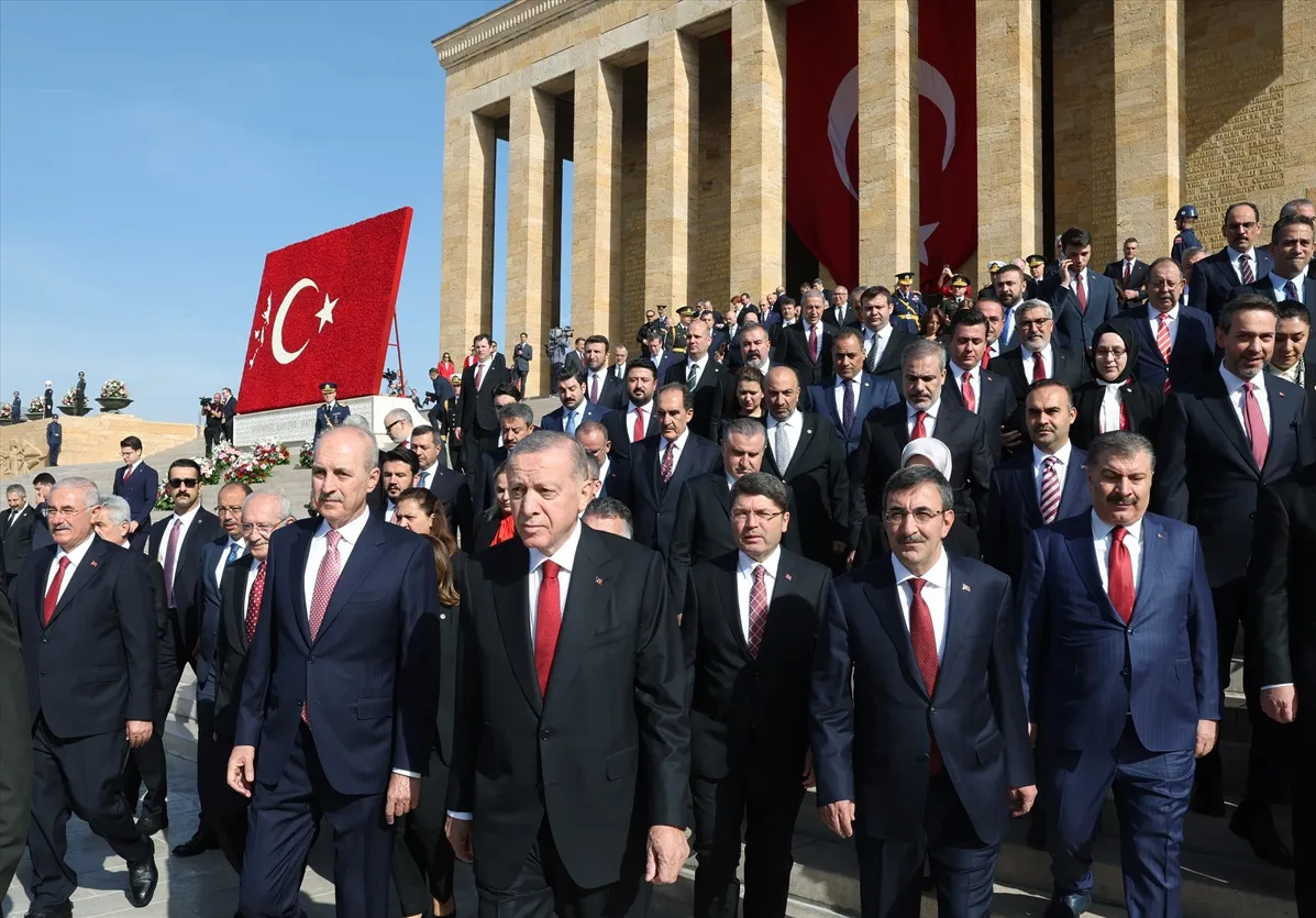 Cumhurbaşkanı Erdoğan ve üst düzey yetkilileri Anıtkabir'de! - Sayfa 4