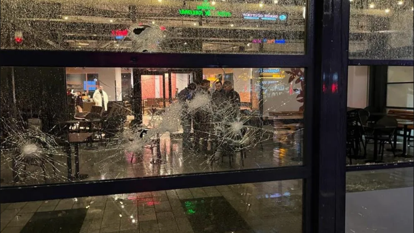 İstanbul'da israil protestosu! Camları kırdılar