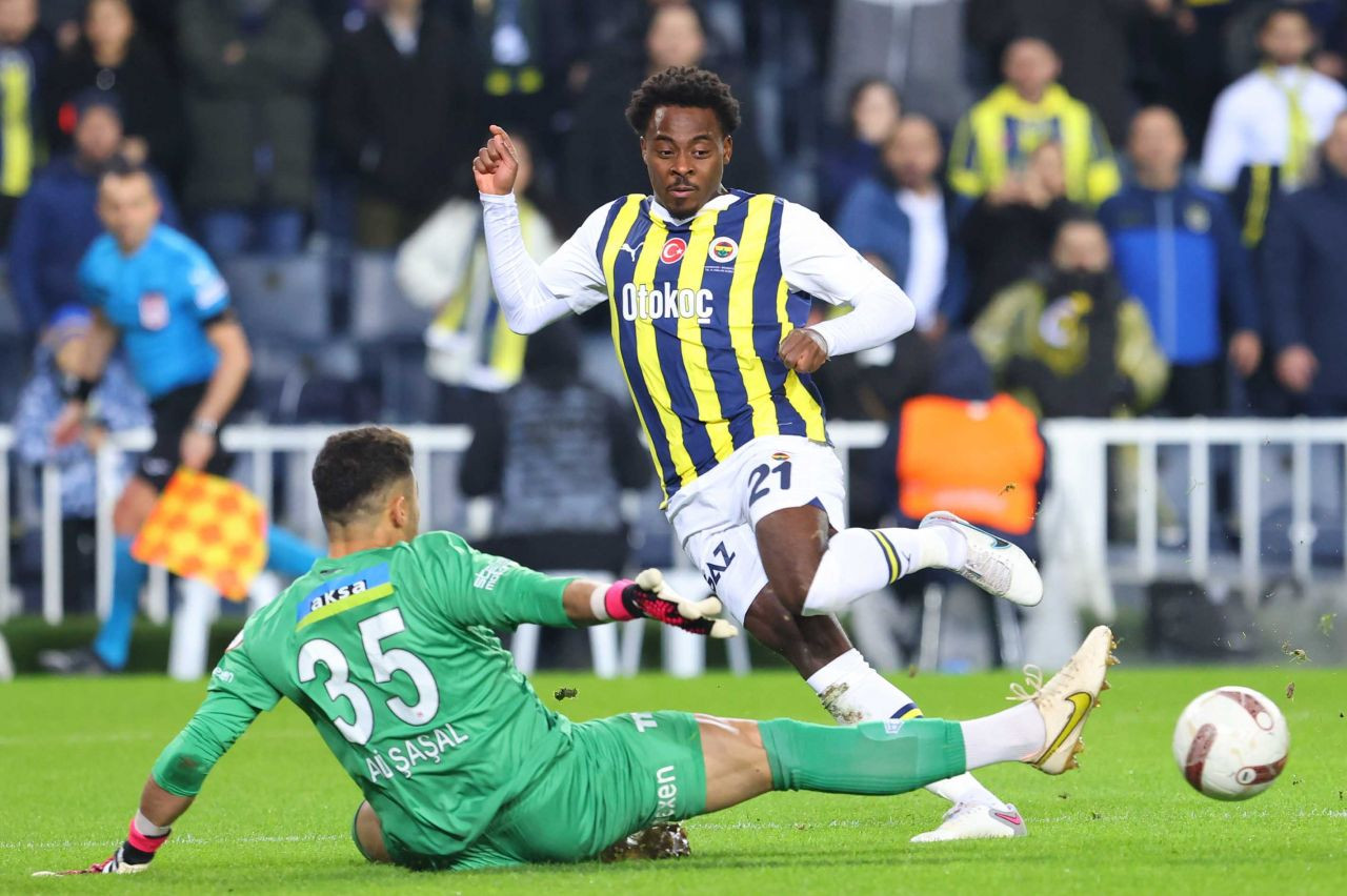 Fenerbahçe gol oldu yağdı Sivas'a! Fenerbahçe EMS Yapı Sivasspor Maçı Geniş Özeti ve Golleri - Sayfa 1